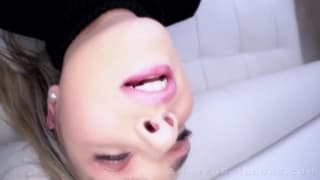 La cara de éxtasis de Gabbie mamando una polla La cara de éxtasis de Gabbie mamando una polla