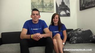 Vídeo de sexo amateur con una pareja joven en un casting xxx