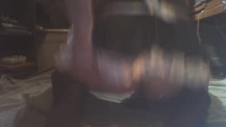 Gay vestido de criada follando su culo con dildo