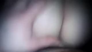 La mujer sabe cómo masajear su polla con el coño La mujer sabe cómo masajear su polla con el coño