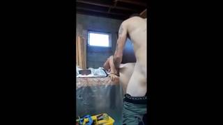 Pillado en el trabajo follando con una puta Pillado en el trabajo follando con una puta