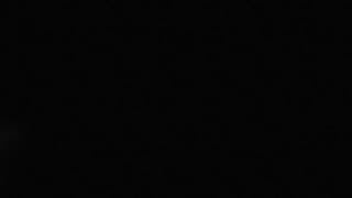 Una rubia caliente obedece y chupa