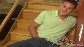 Las pajas y los juguetes sexuales hacen que se corra masivamente