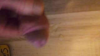 Un nuevo miembro se masturba para ti