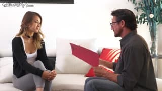 Niñera sexy castigada por la señora de la casa Niñera sexy castigada por la señora de la casa