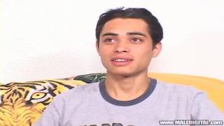 Sebastian Rodriguez se convertirá en tu gay latino favorito