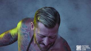 Hugh Hunter hunde todo su par de manos en el ano de Teddy Bryce