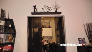 Una morena tatuada muy sexy con un coño caliente