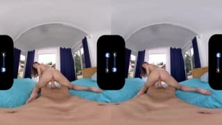 Paige Owens se monta a horcajadas sobre esa polla en un vídeo VR