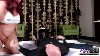 La sulfurosa Marcy Diamond hace ejercicios y también hace el sexo