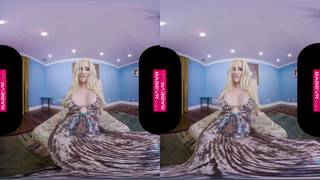 Si quieres ver una masturbación en VR mira como lo hace ella