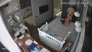 Una cámara de seguridad registra sus mejores polvos en el cuarto