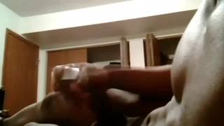 Krayz solo y excitado con la polla en sus manos