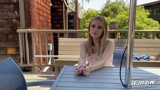 Anna Claire nos muestra sus habilidades mamando