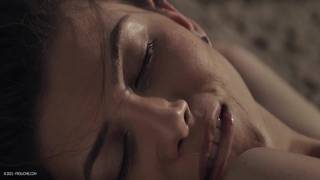 Anya Krey disfruta del sexo en un rincón del paraíso