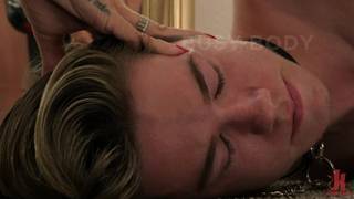 A la transexual Aubrey Kate le sale someter a Jordan Lake