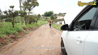 Adriana se tira al mecánico que la ayudó