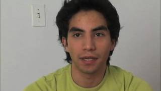 Javier mostrando su culo peludo durante la masturbación