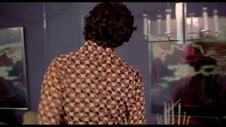 Leslie Bovee en una película de época llena de sexo caliente