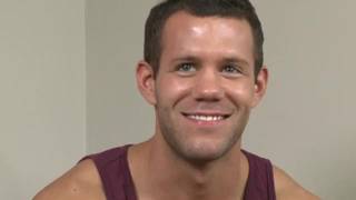 Drew Collins, un tipo musculoso con una gran polla