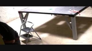 Chico inocente dominado por chicas trans negras