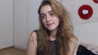 Ninfómana amateur se masturba en solitario