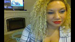 Mina es una mestiza perfecta para la pipa