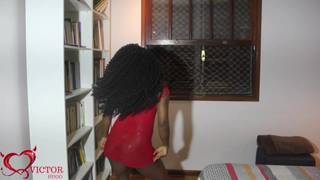 Le encanta follarse a mi novia negra sexy y grabarla en casa Le encanta follarse a mi novia negra sexy y grabarla en casa