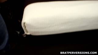 Negro celebrando el aniversario de su tetona favorita con sexo.