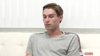 La terapia termina con relaciones sexuales con Shae Reynolds