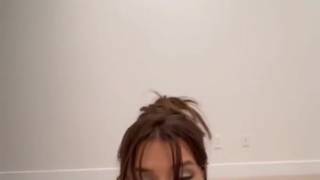 Muñeca sexy con gafas recibe una buena follada en POV Muñeca sexy con gafas recibe una buena follada en POV