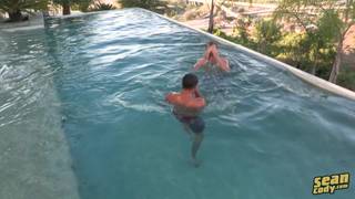 Studs Glenn y Blake no pueden esperar para follarse en el agua Studs Glenn y Blake no pueden esperar para follarse en el agua