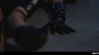 Escena nocturna con las lesbianas Avery Black, Nicole y Scarlett