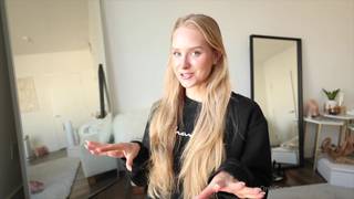 Carolinezalog se prueba lencería sexy en un vídeo casero