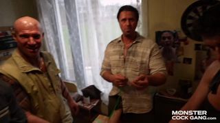 El paleto compartía su pasión por las chicas con sus primos