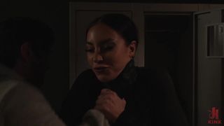 Melissa.Stratton termina su turno y su colega la sorprende follandola