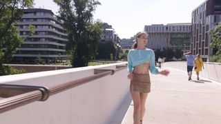 Diana sabe que a tdo el mundo le gusta verla desnuda por las calles