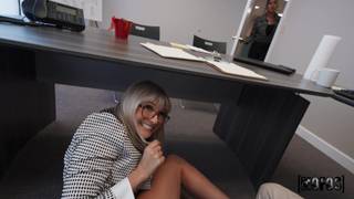 Katee V follada por su compañero de trabajo Tony Rubino