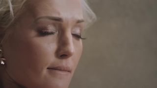 Charlie Red y Lovita en una escena porno Lésbica muy Caliente