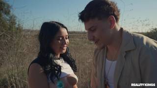 Después de pintar, Victor y Ophelia follan duro al aire libre