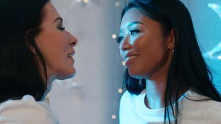 Gia tenía pesadillas así que Reagan le come el coño para calmarla