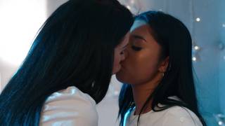 Gia tenía pesadillas así que Reagan le come el coño para calmarla