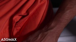 Ant Vega sueña con follar a su hijastro en una celda de prisión