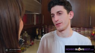 Cuando descubres que tu madrastra chupa polla mejor que tu novia