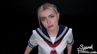 Emily Belle es una verdadera maniática del semen y se lo traga todo