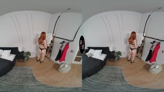 MILF Pelirroja culona follada en una sesión de sexo caliente en VR