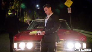 La Milf rubia hace que este negro se la folle con su pija monumental