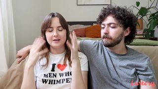 La Gordita Asteria chupa el pene de su amigo y folla en un casting POV