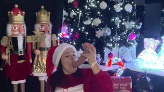 Es navidad y hay que celebrarla con un juguete sexual nuevo