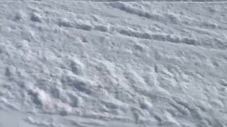 Bethy adora desnudarse en la nieve y hasta follar si le da la gana